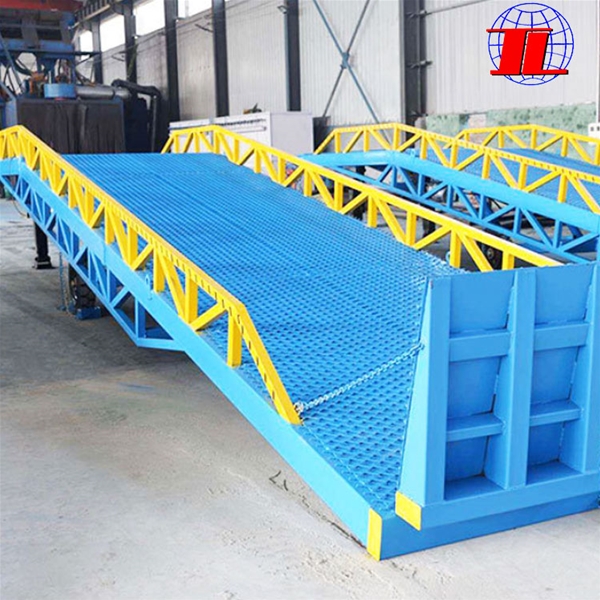 移動(dòng)式液壓登車橋